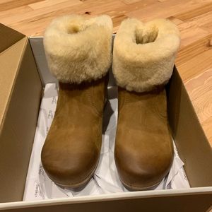 NWT Dansko Bettie Burnished Nubuck Honey Boots